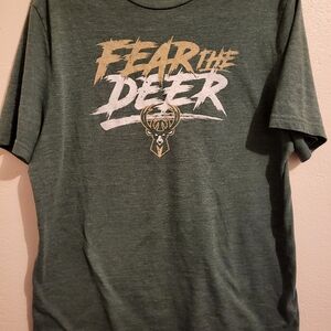 Fanatics Olive Green 'Fear the Deer' Graphic Tee Milawukee Bucks Womans Large